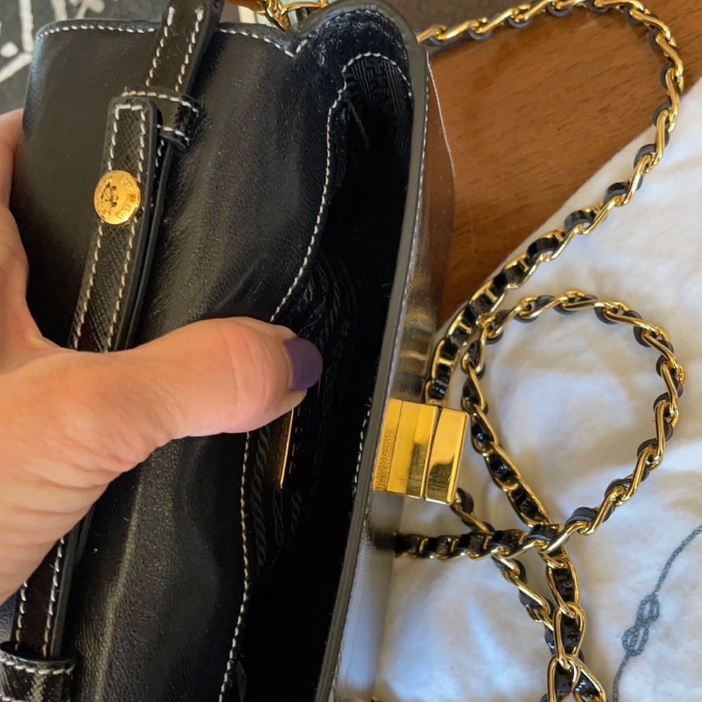 Stunning mini Prada leather cross body bag - Picture 8 of 12